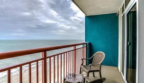 *OceanFRONT @ Paradise*Queen Beds*Pools Galore*R18