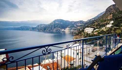 Panoramic Sea View Balcony Apartment in Central Praiano, Casa Mimì Junior