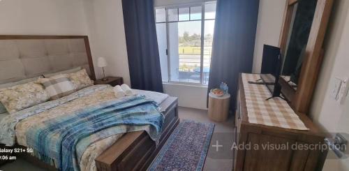 Quiet Room with Ensuite, Kitchenette, Veranda & Lake View