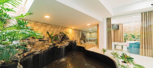 Quy Tai Premium Hotel