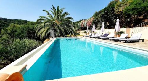 Villa avec vue sur la mer à Sari-Solenzara, piscine privée
