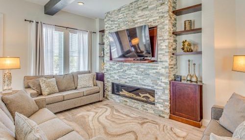 Walk to Ocean Myrtle Beach House with Hot Tub!